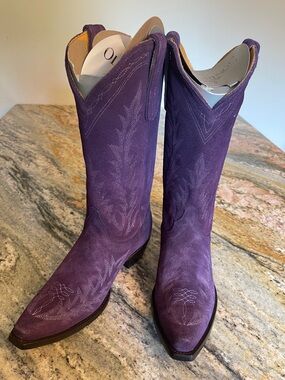 Old Gringo Purple Dutton Classic Boots
Size 8 NWB